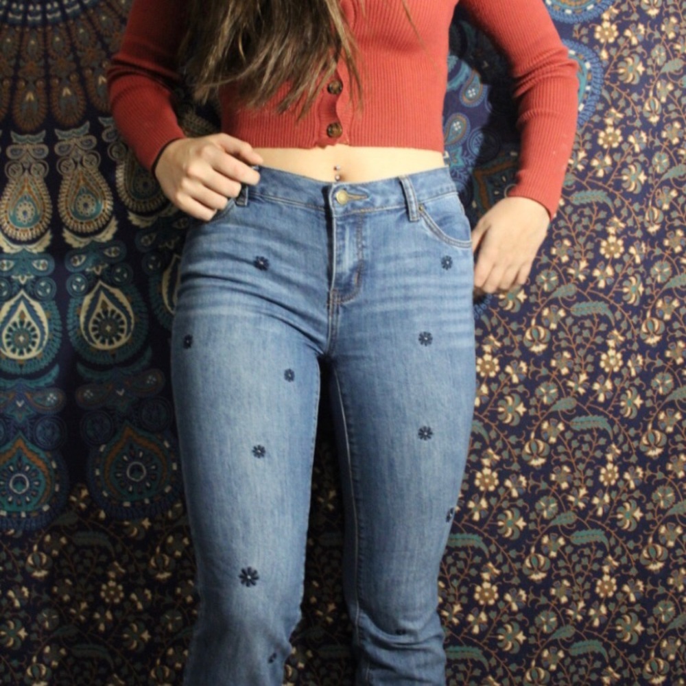 Flower embroidered jeans
